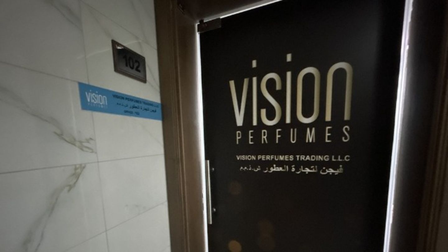 HiDubai-business-vision-perfumes-trading-shopping-beauty-cosmetics-stores-al-garhoud-dubai