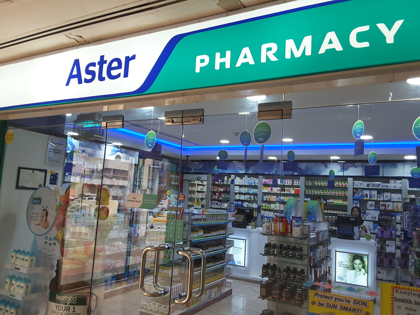 HiDubai-business-sara-pharmacy-beauty-wellness-health-pharmacy-mankhool-dubai-2