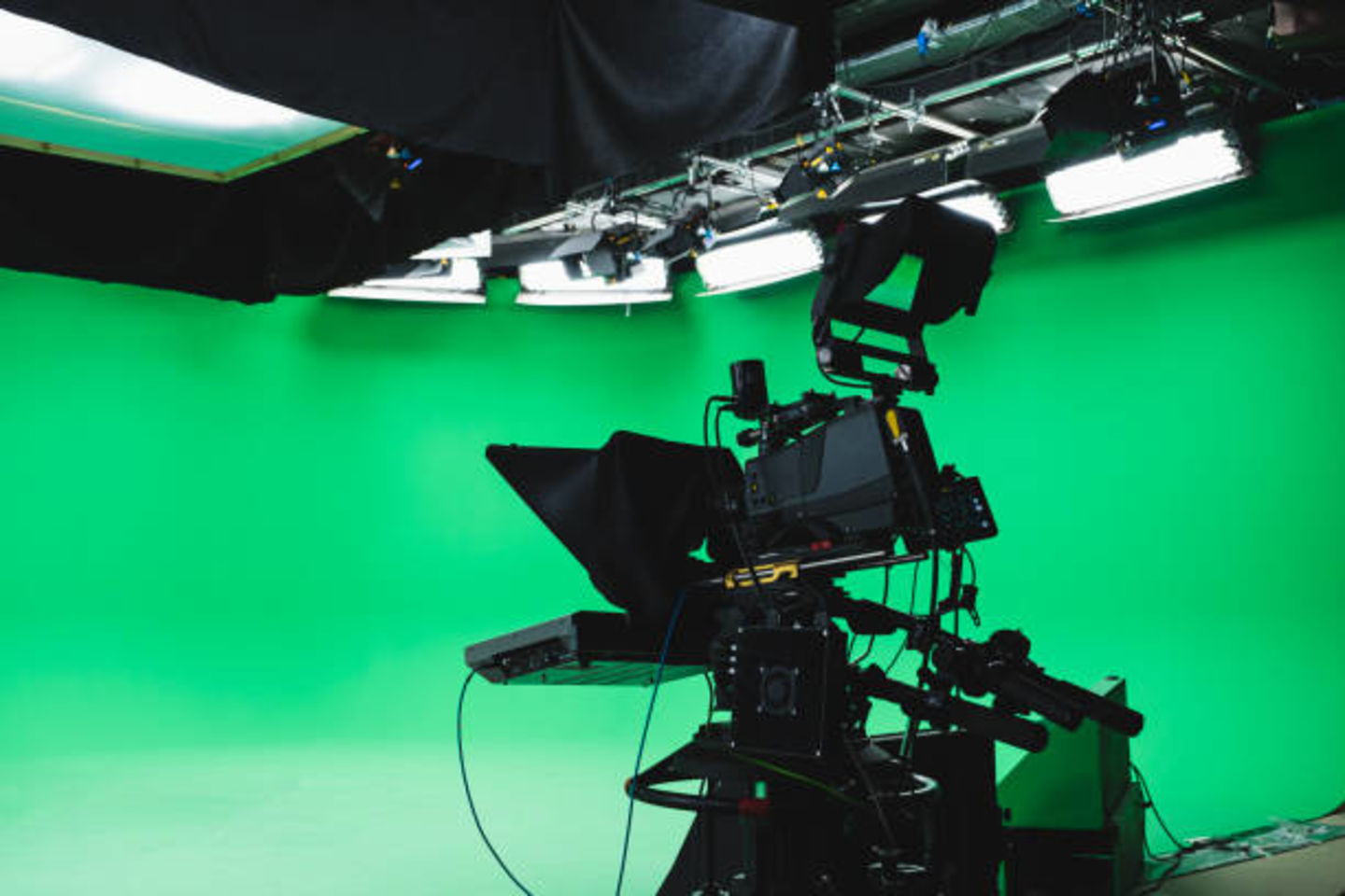 HiDubai-business-pixojam-vocational-services-audio-video-production-dubai-production-city-dubai