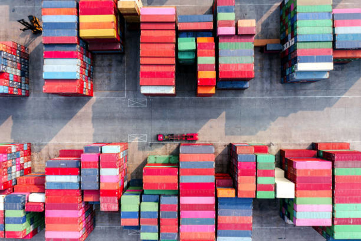 HiDubai-business-fab-shipping-relocation-shipping-logistics-moving-storage-services-umm-ramool-dubai