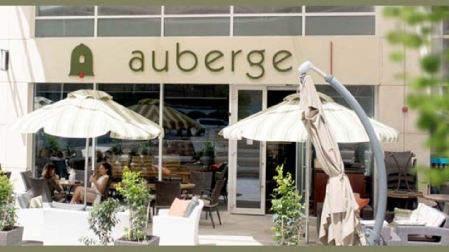HiDubai-business-auberge-food-beverage-restaurants-bars-jebel-ali-industrial-2-dubai