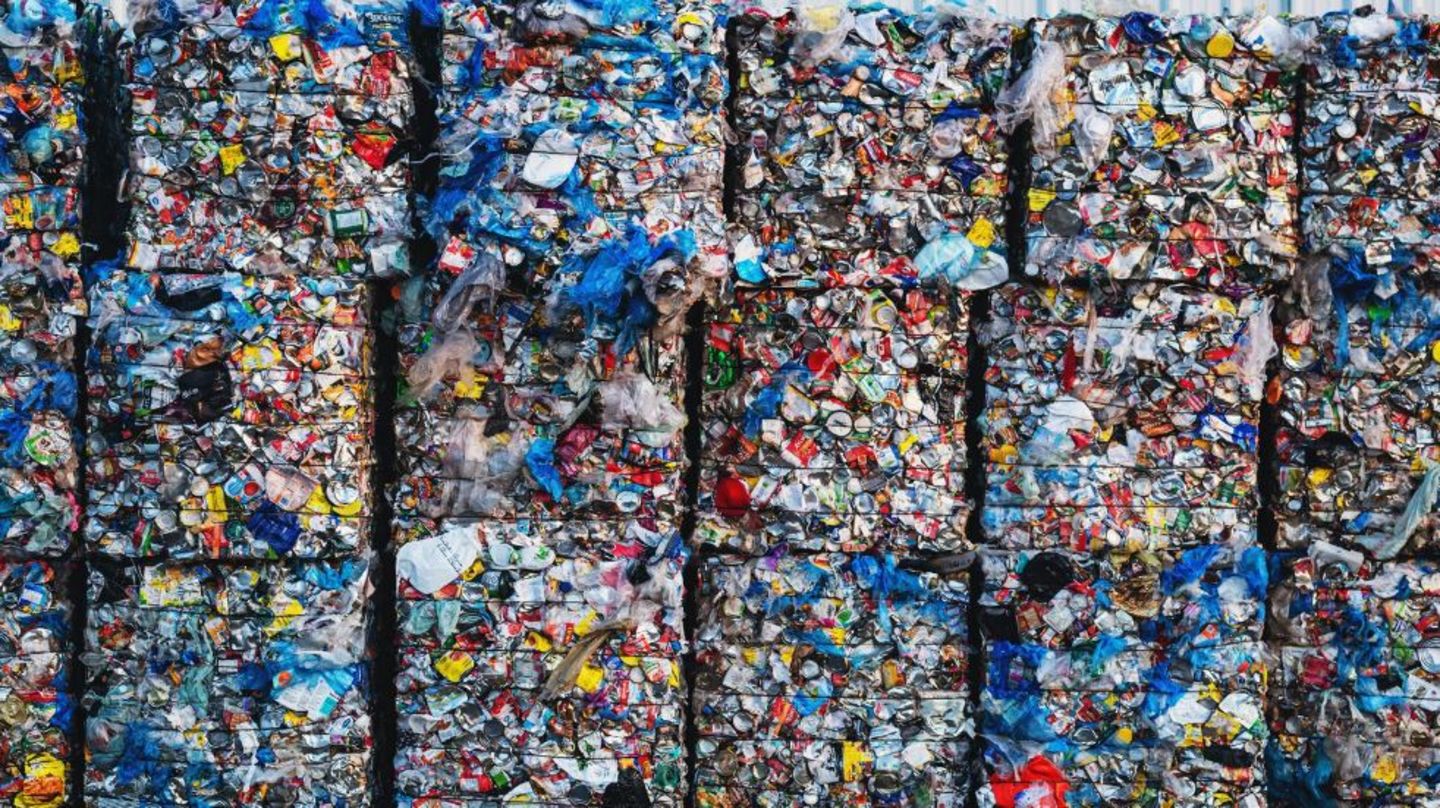 HiDubai-business-osool-almadina-scrap-metal-waste-trading-construction-heavy-industries-waste-recycling-services-al-murar-dubai