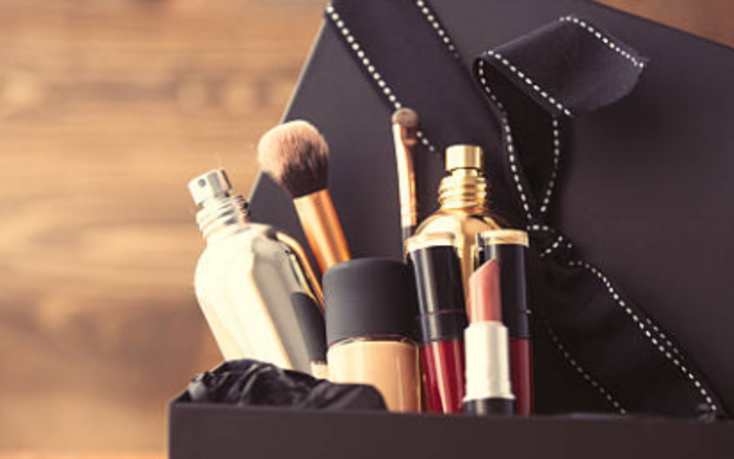 HiDubai-business-tahmid-tayub-perfumes-cosmetics-trading-shopping-beauty-cosmetics-stores-al-daghaya-dubai