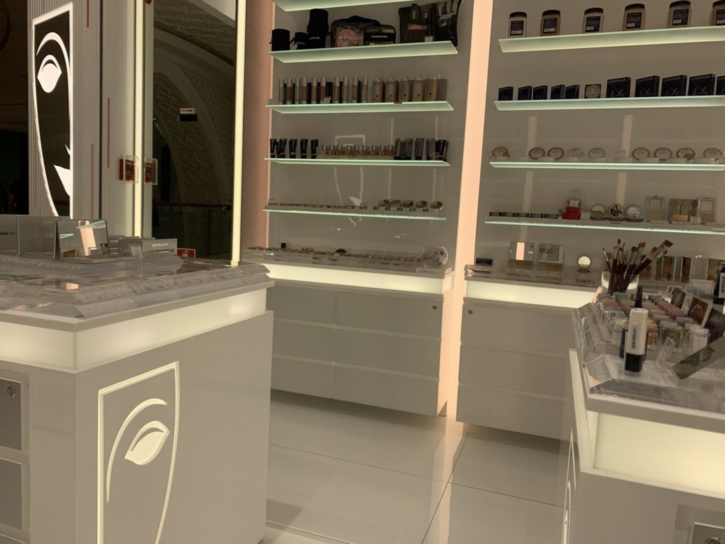 HiDubai-business-kryolan-shopping-beauty-cosmetics-stores-burj-khalifa-dubai