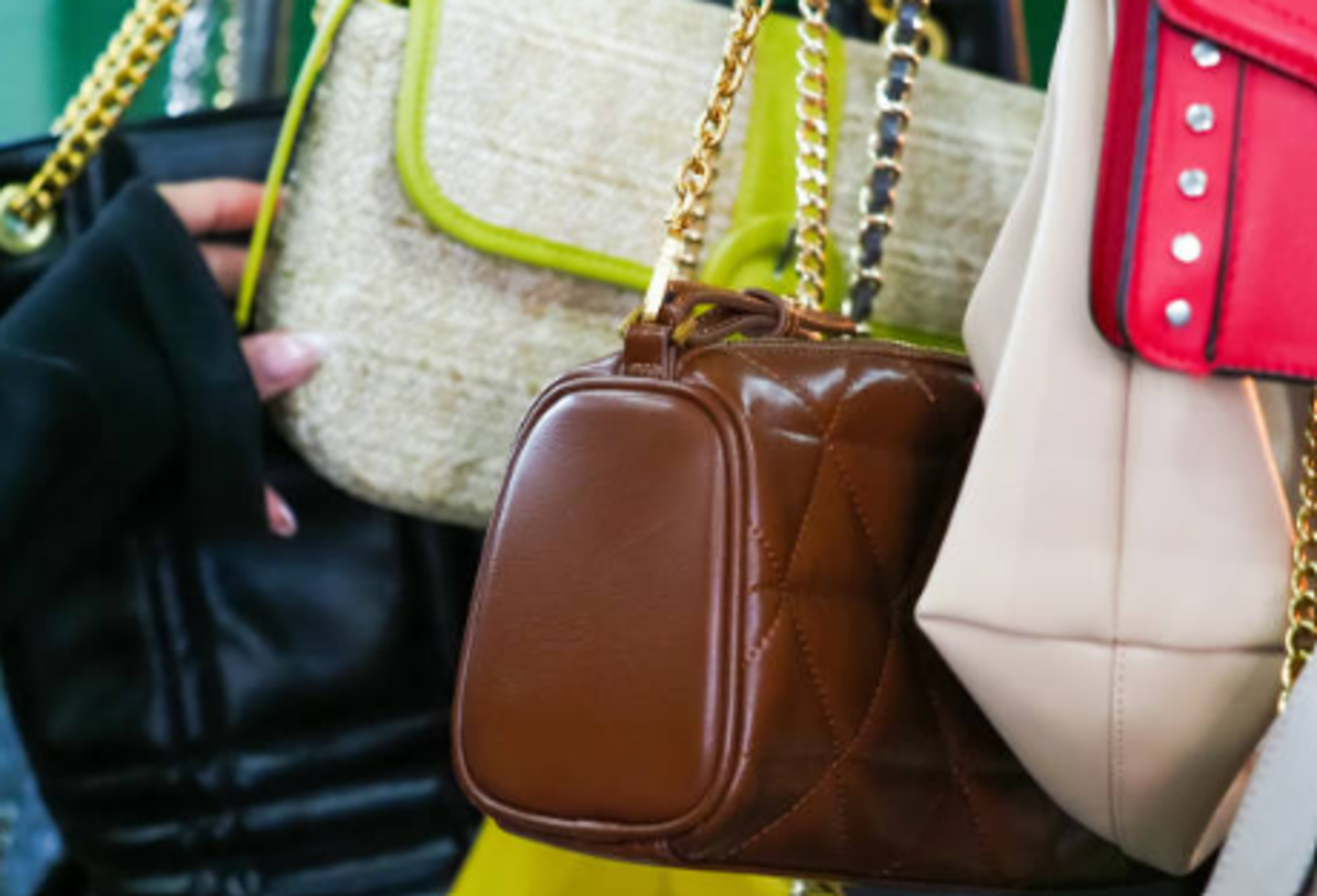 HiDubai-business-sisters-global-trading-shopping-fashion-accessories-al-buteen-dubai