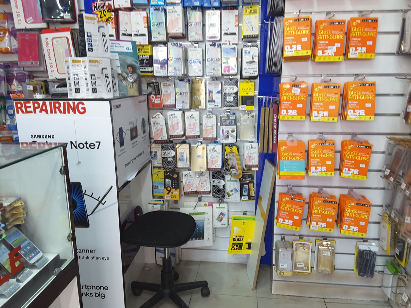 HiDubai-business-easy-mobile-phones-shopping-consumer-electronics-al-satwa-dubai-2