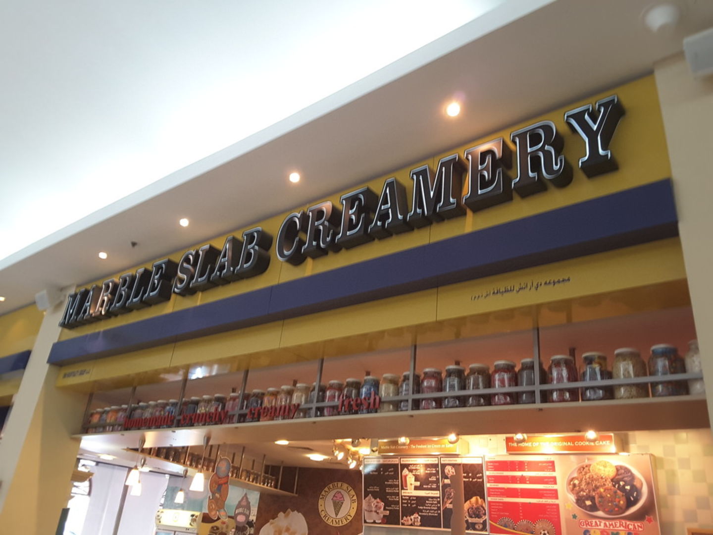 HiDubai-business-marble-slab-creamery-food-beverage-bakeries-desserts-sweets-the-greens-al-thanyah-3-dubai-5