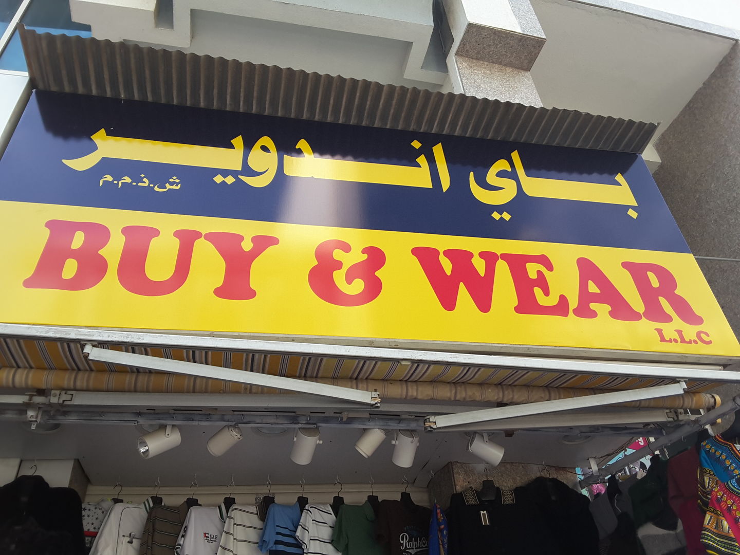 HiDubai-business-buy-wear-shopping-apparel-al-sabkha-dubai-2