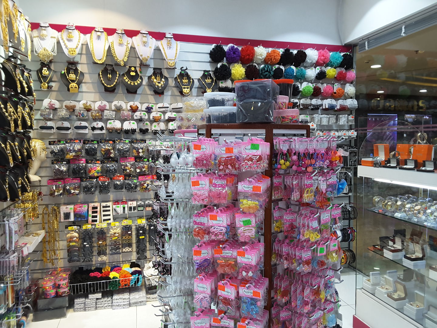 HiDubai-business-shine-gold-trading-shopping-fashion-accessories-al-rashidiya-dubai-2