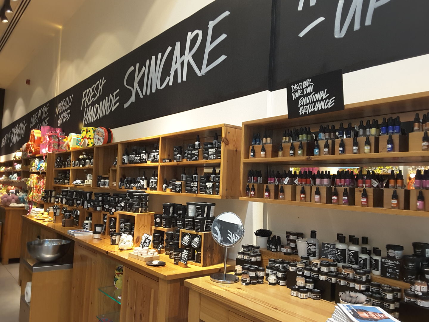HiDubai-business-lush-shopping-beauty-cosmetics-stores-mirdif-dubai