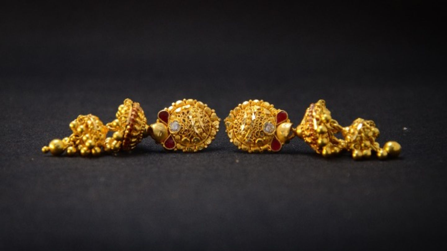 HiDubai-business-luxor-gold-trading-shopping-jewellery-precious-stones-al-daghaya-dubai