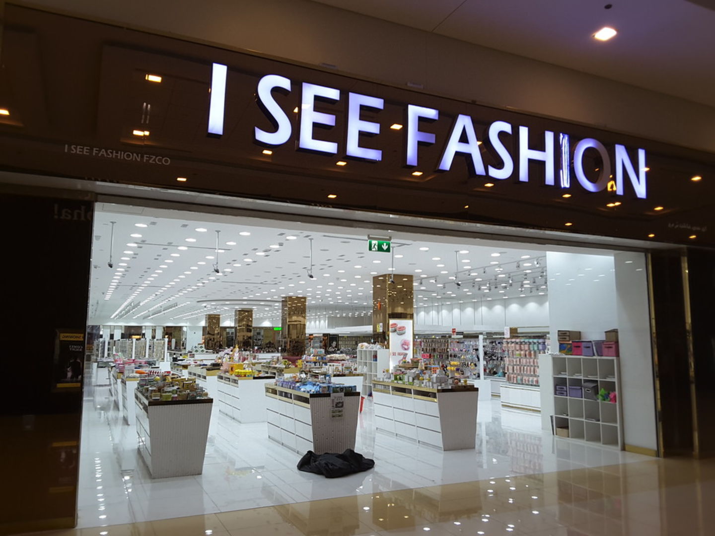 HiDubai-business-i-see-fashion-shopping-apparel-international-city-warsan-1-dubai-2