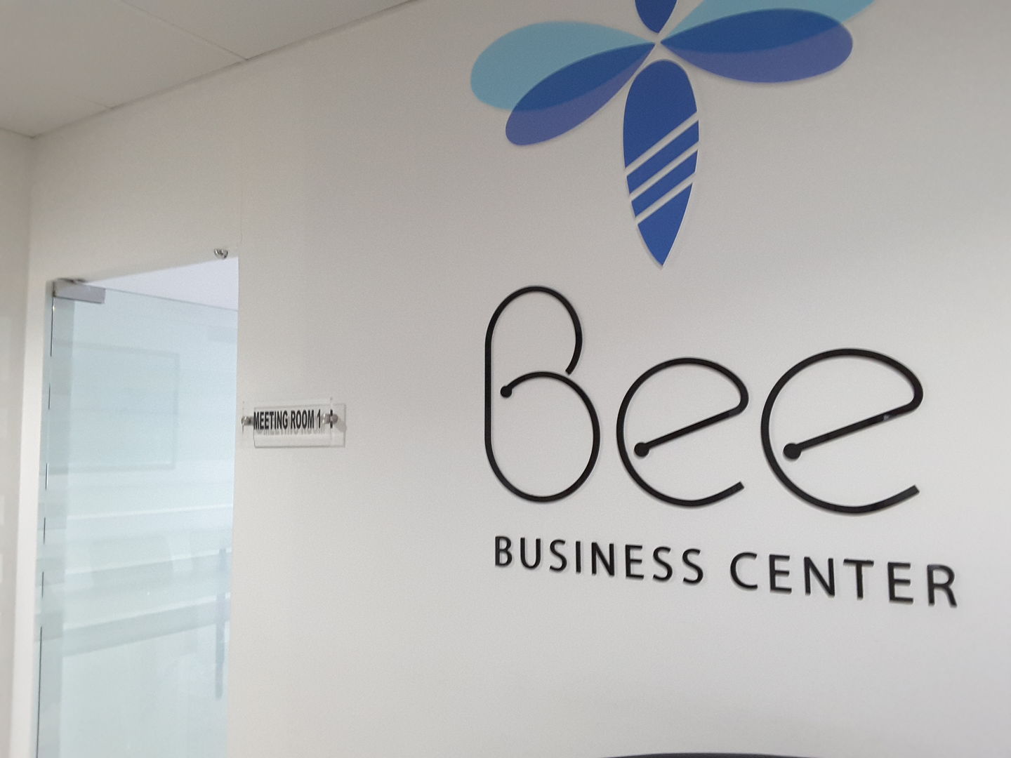 HiDubai-business-bee-business-center-b2b-services-business-incubators-and-co-working-spaces-trade-centre-1-dubai