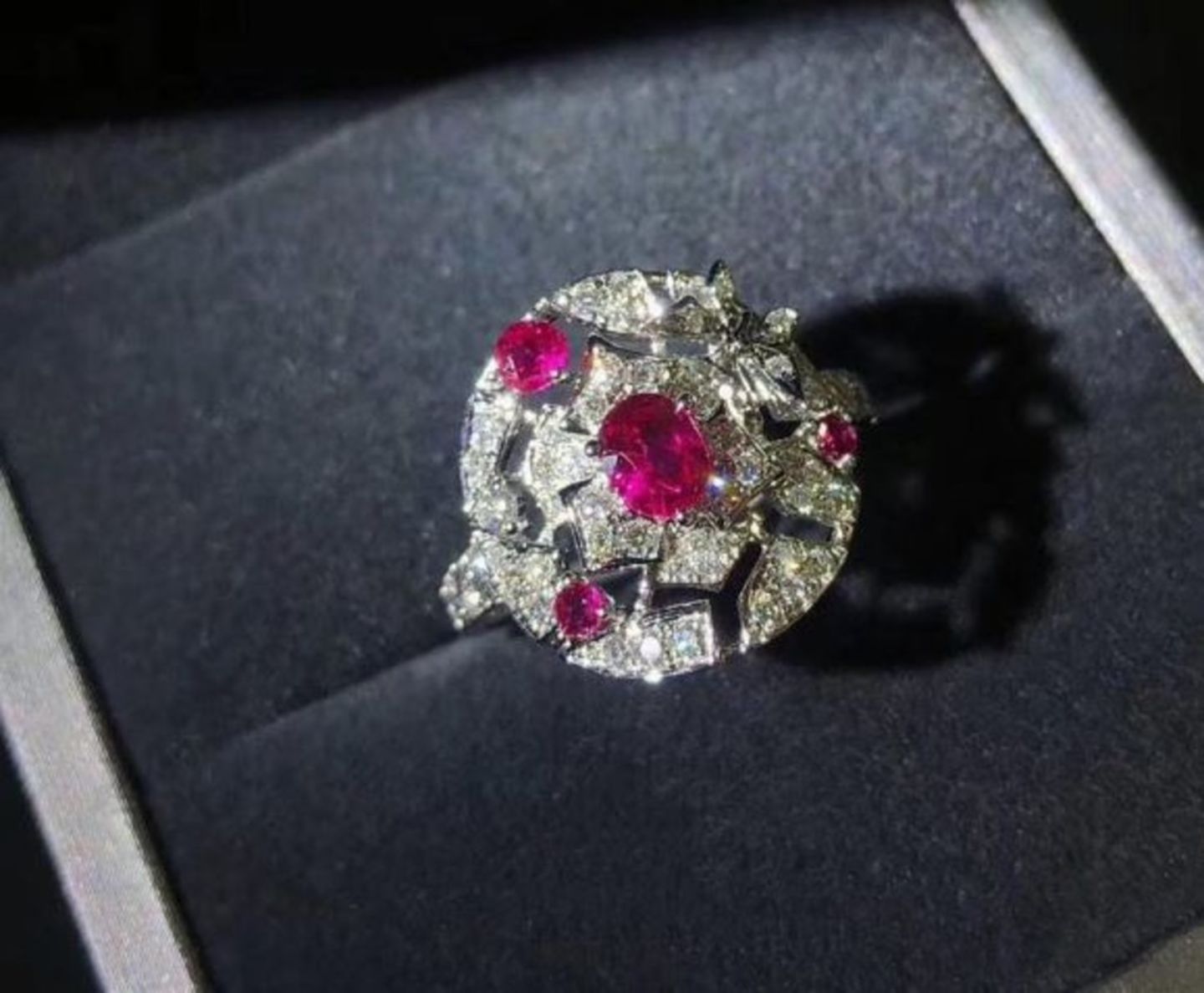 HiDubai-business-al-muna-pearls-shopping-jewellery-precious-stones-al-qusais-2-dubai