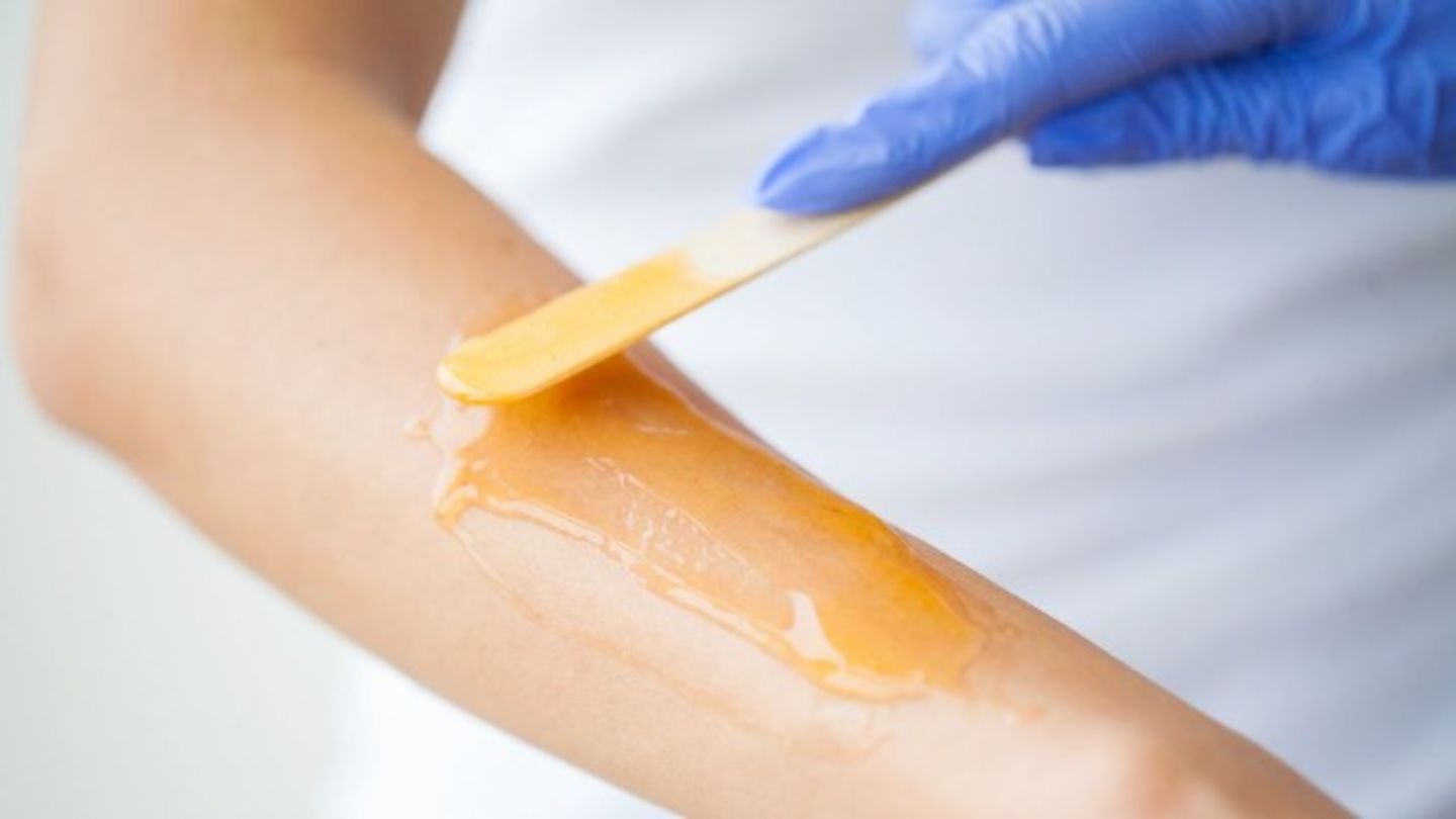 HiDubai-business-american-wax-center-beauty-wellness-health-beauty-salons-al-hebiah-3-dubai