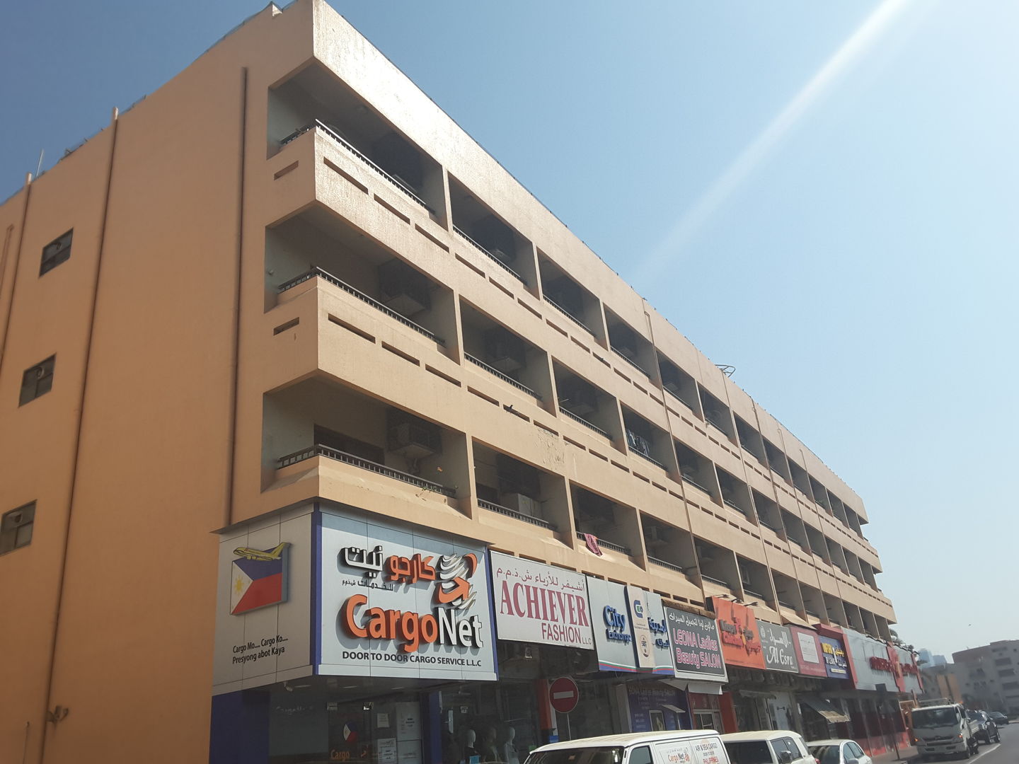 HiDubai-business-uniform-dry-cleaning-home-laundry-al-jafiliya-dubai-2