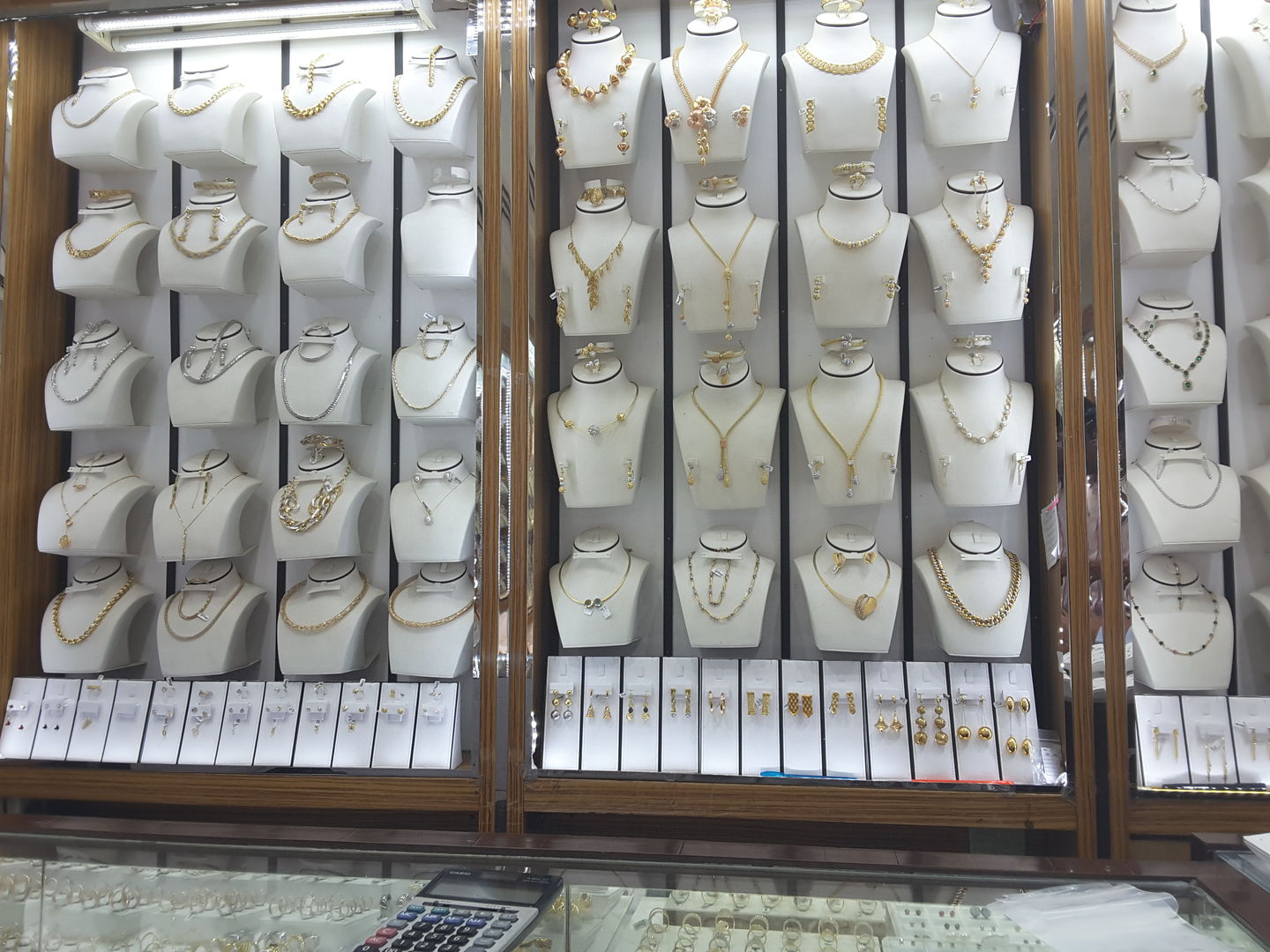 HiDubai-business-dhanak-jewellers-shopping-jewellery-precious-stones-al-ras-dubai-2