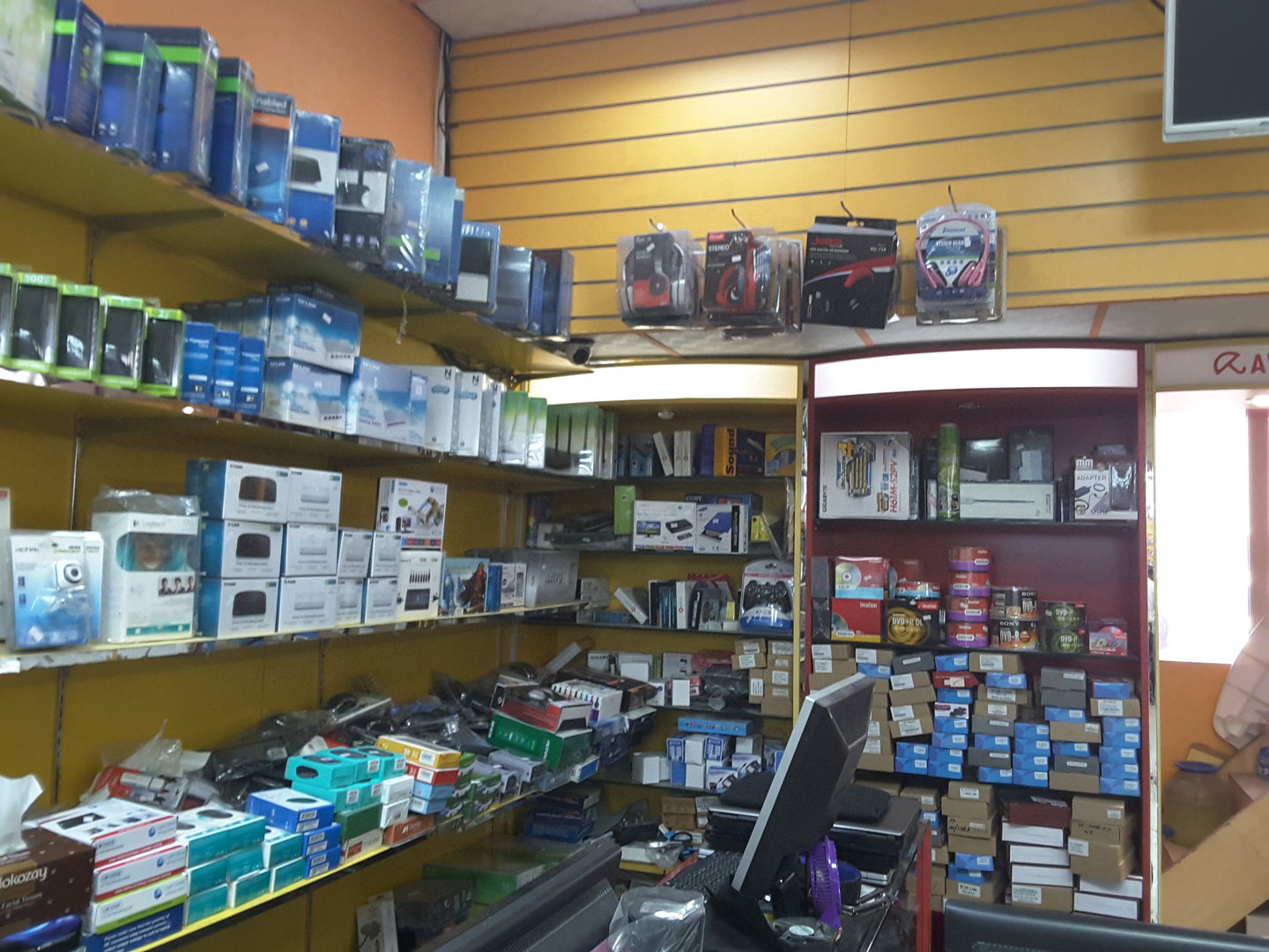 HiDubai-business-ink-king-computer-trading-shopping-consumer-electronics-al-quoz-industrial-4-dubai-2