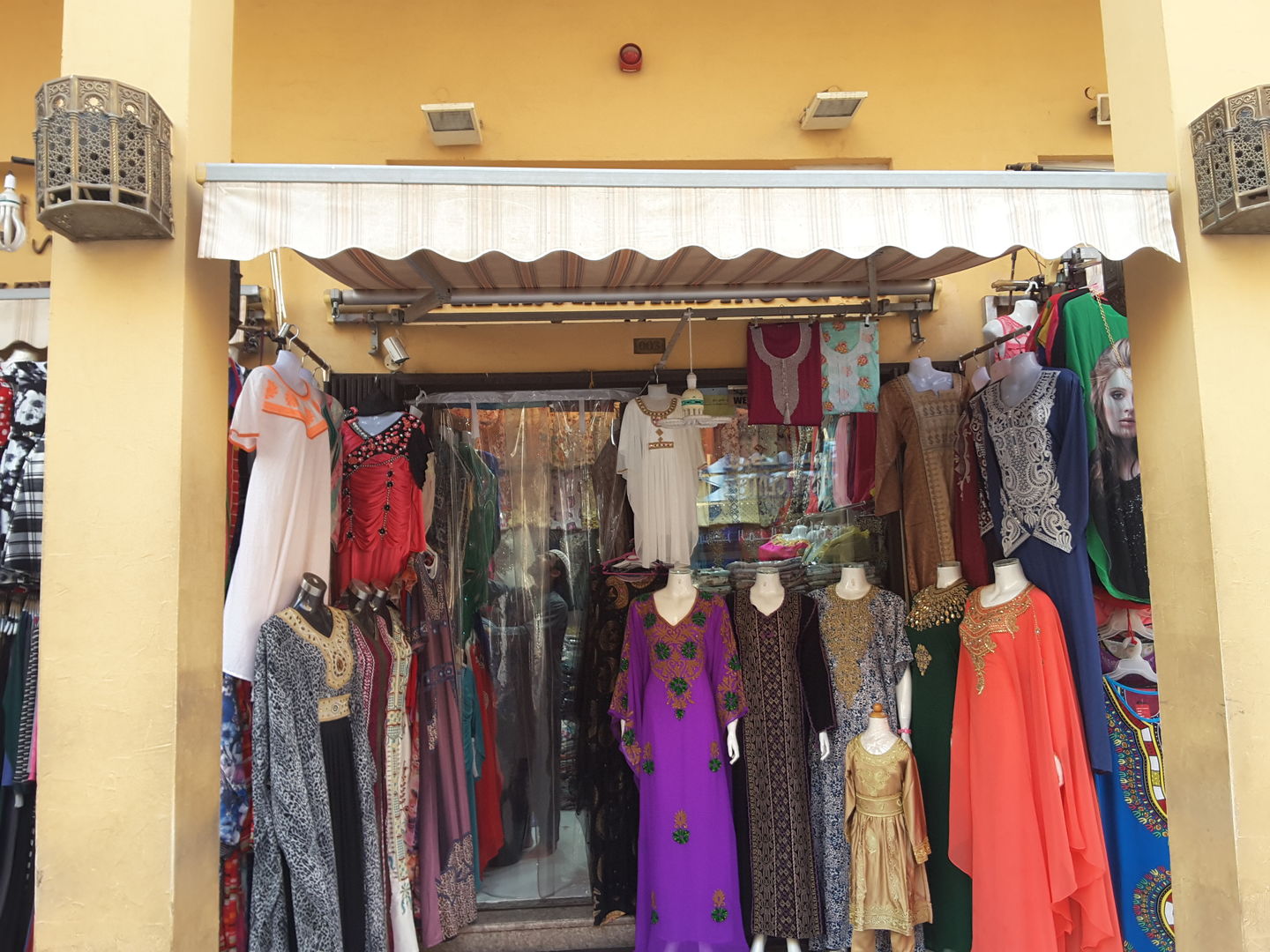 HiDubai-business-al-retaj-star-shopping-apparel-naif-dubai-2