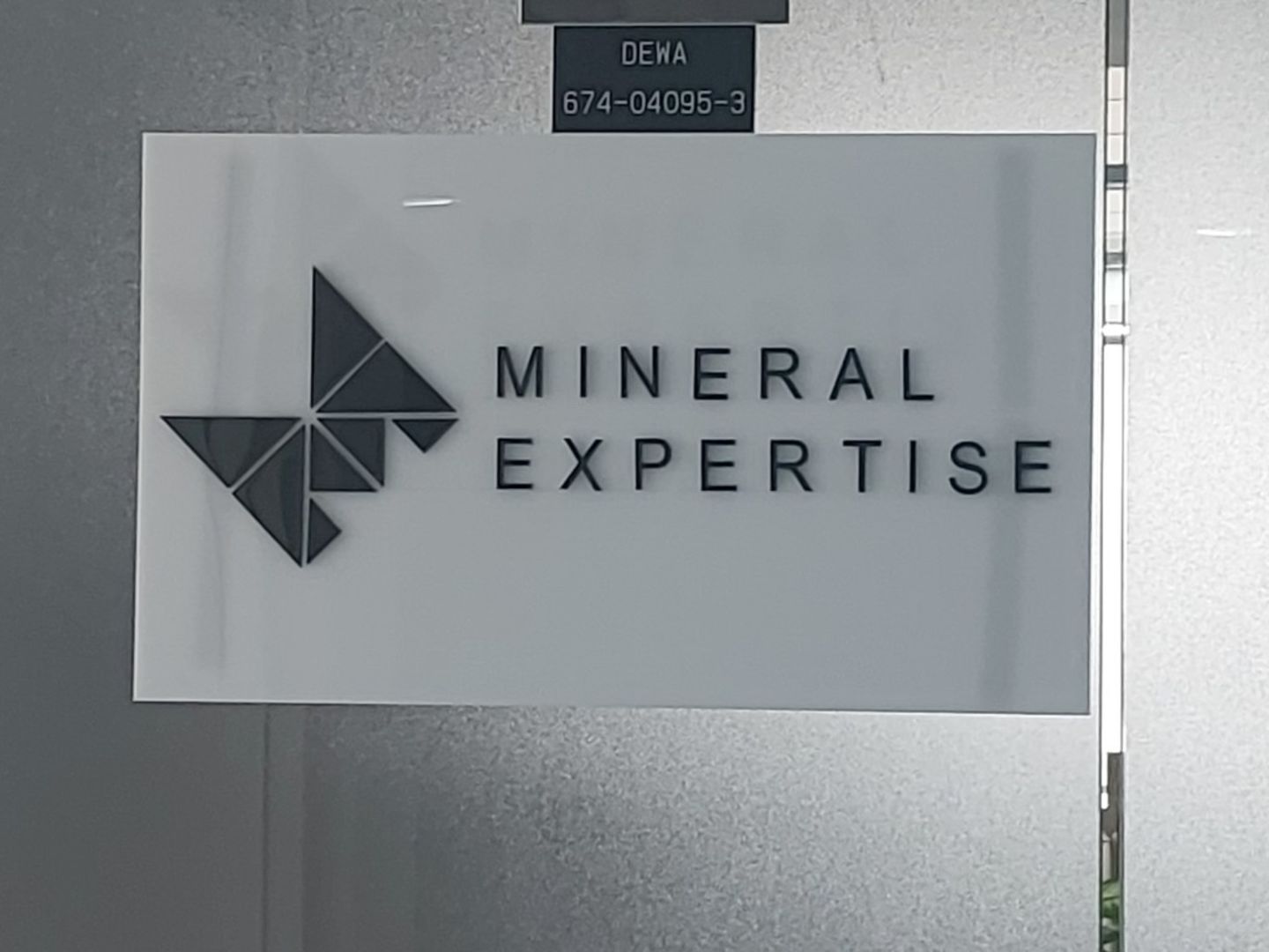 HiDubai-business-mineral-expertise-marble-natural-stones-b2b-services-construction-building-material-trading-dubai-motor-city-al-hebiah-1-dubai