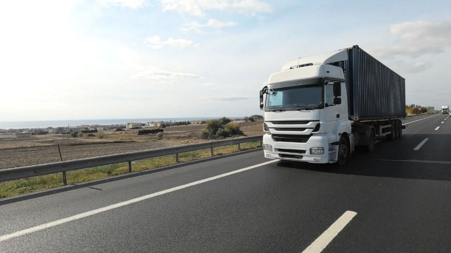 HiDubai-business-mandara-transport-shipping-logistics-road-cargo-services-al-qusais-industrial-1-dubai