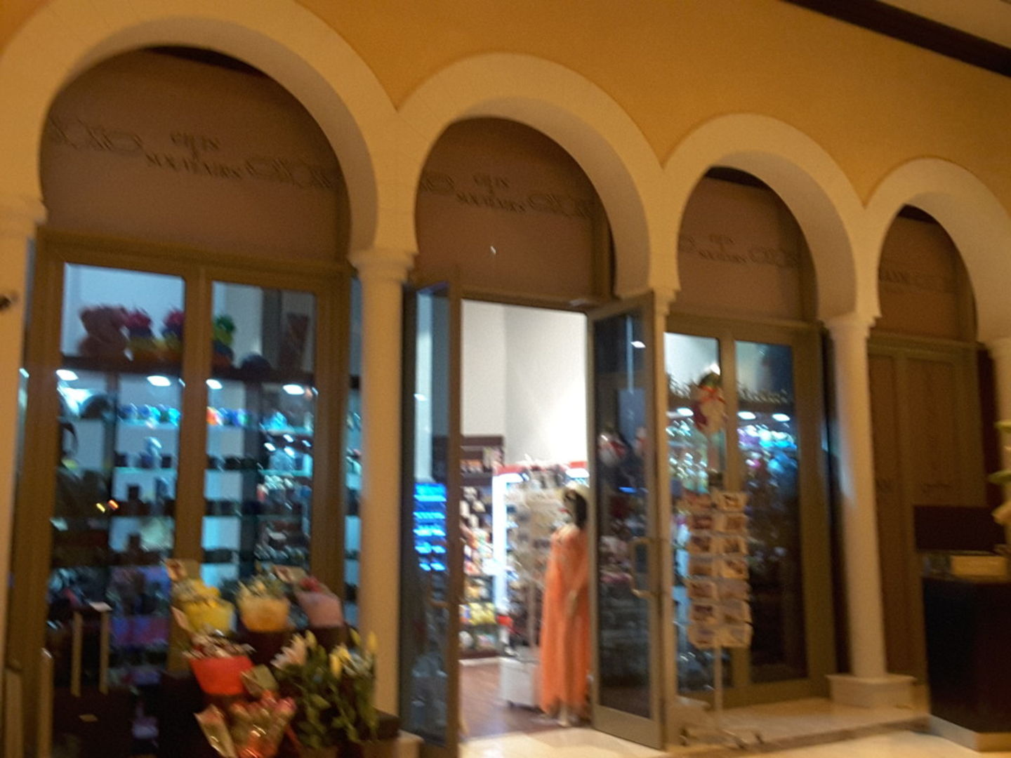 HiDubai-business-gifts-souvenir-shopping-souvenirs-gifts-ibn-batuta-jebel-ali-1-dubai-2