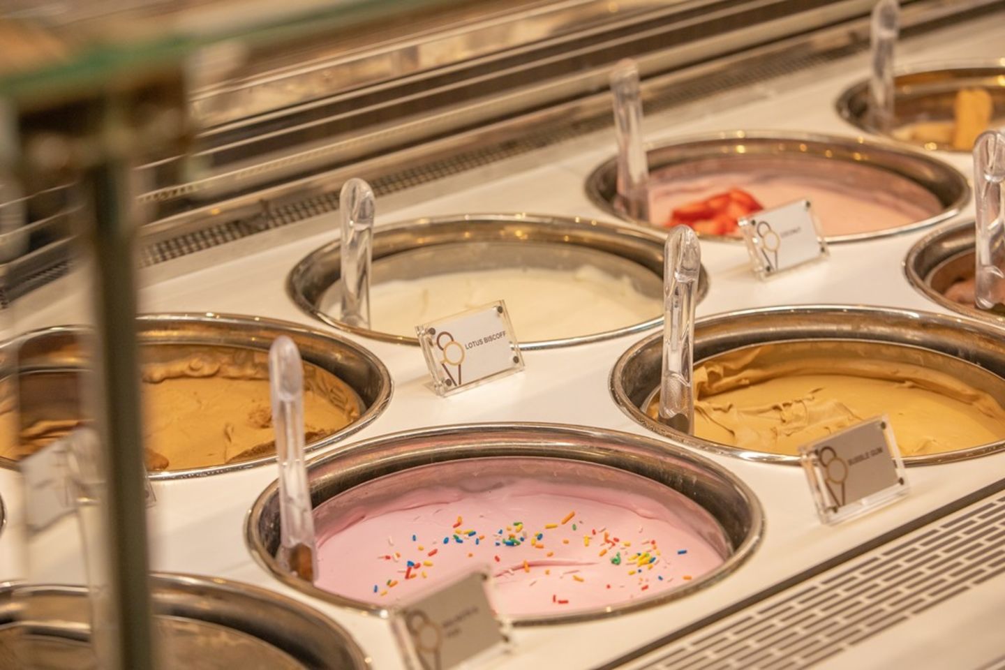 HiDubai-business-massimos-gelato-food-beverage-bakeries-desserts-sweets-the-palm-jumeirah-nakhlat-jumeirah-dubai