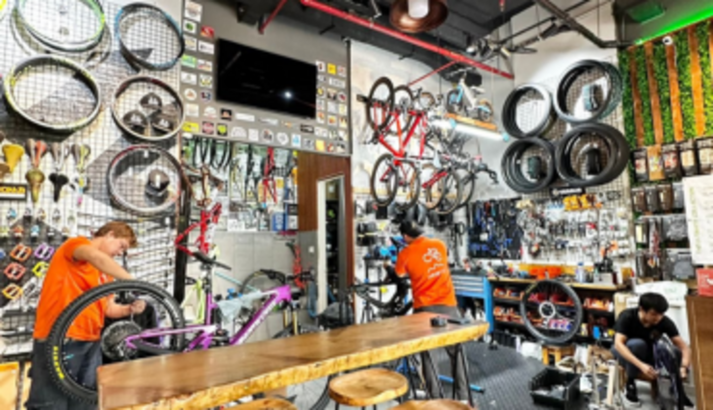 HiDubai-business-cycle-2-cycle-bike-shop-transport-vehicle-services-bicycles-service-repair-al-karama-dubai