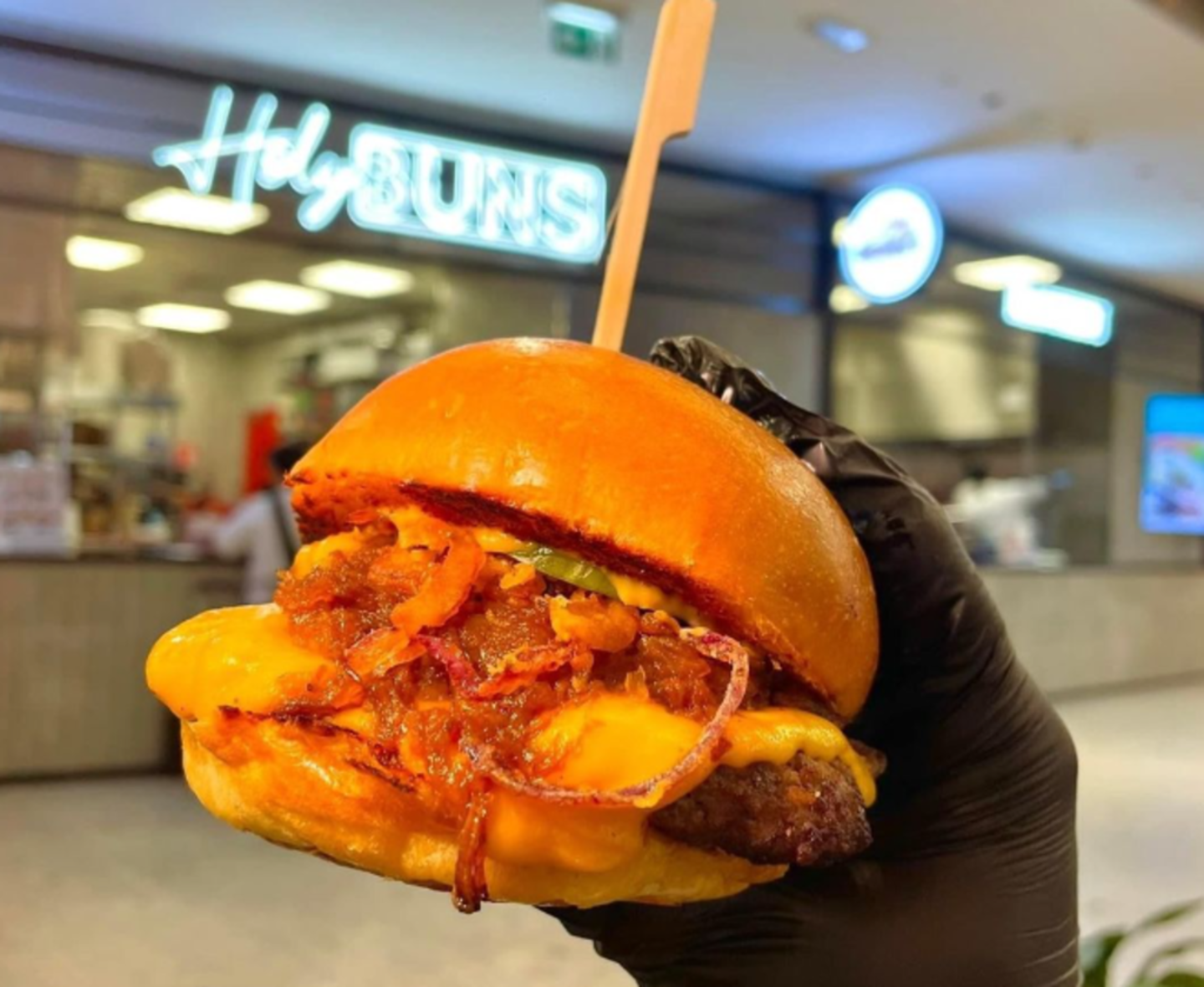 HiDubai-business-holy-buns-food-beverage-restaurants-bars-al-muraqqabat-dubai