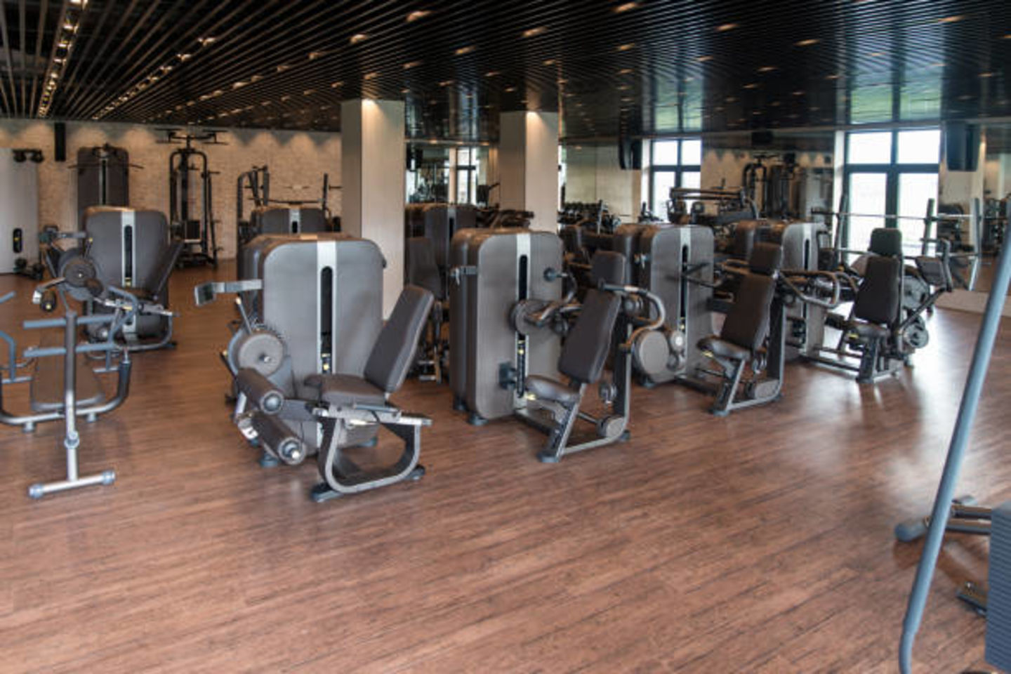 HiDubai-business-top-stretching-sports-fitness-gyms-fitness-centres-pools-burj-khalifa-dubai