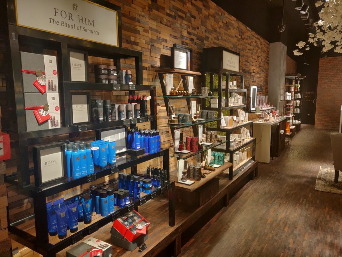 HiDubai-business-rituals-shopping-beauty-cosmetics-stores-ibn-batuta-jebel-ali-1-dubai