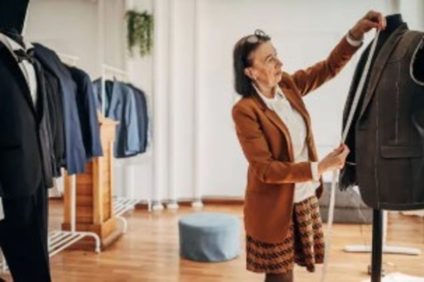 HiDubai-business-mokhatar-khan-fashion-tailoring-shopping-custom-clothes-designers-oud-metha-dubai