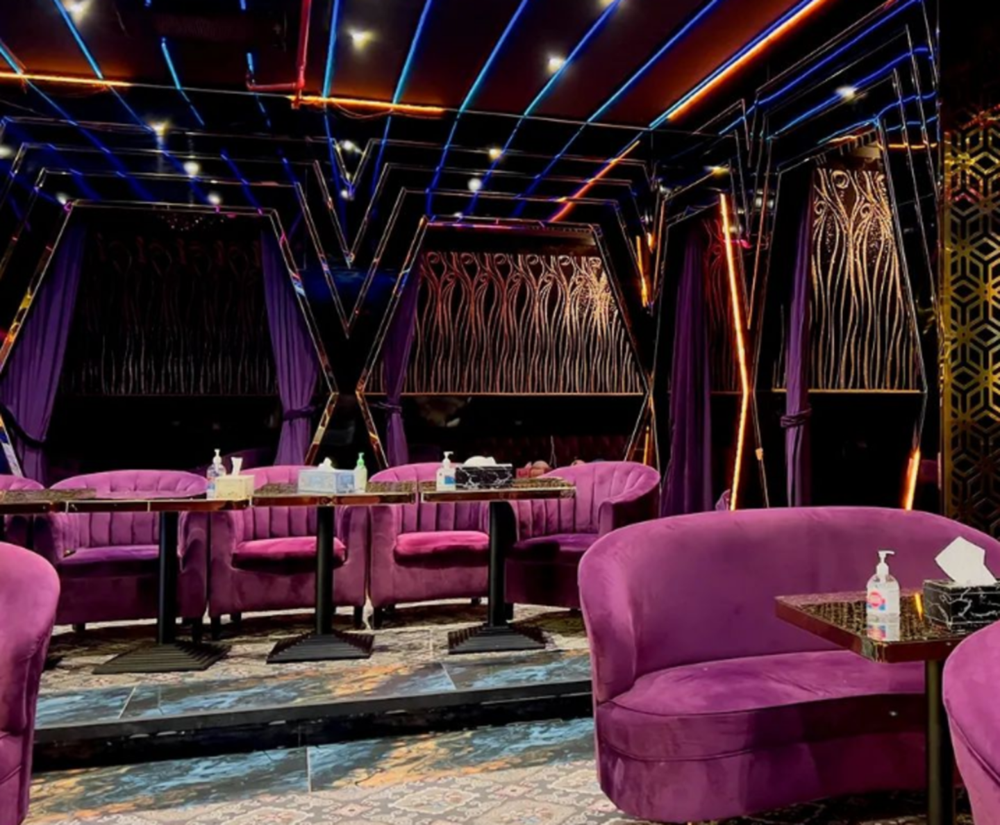 HiDubai-business-super-20-club-food-beverage-restaurants-bars-al-hamriya-dubai