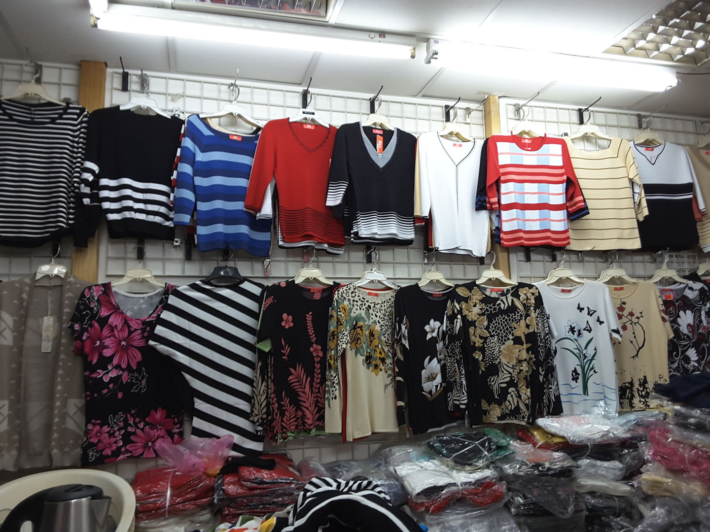 HiDubai-business-al-seeyada-fashion-shopping-apparel-baniyas-square-dubai-2