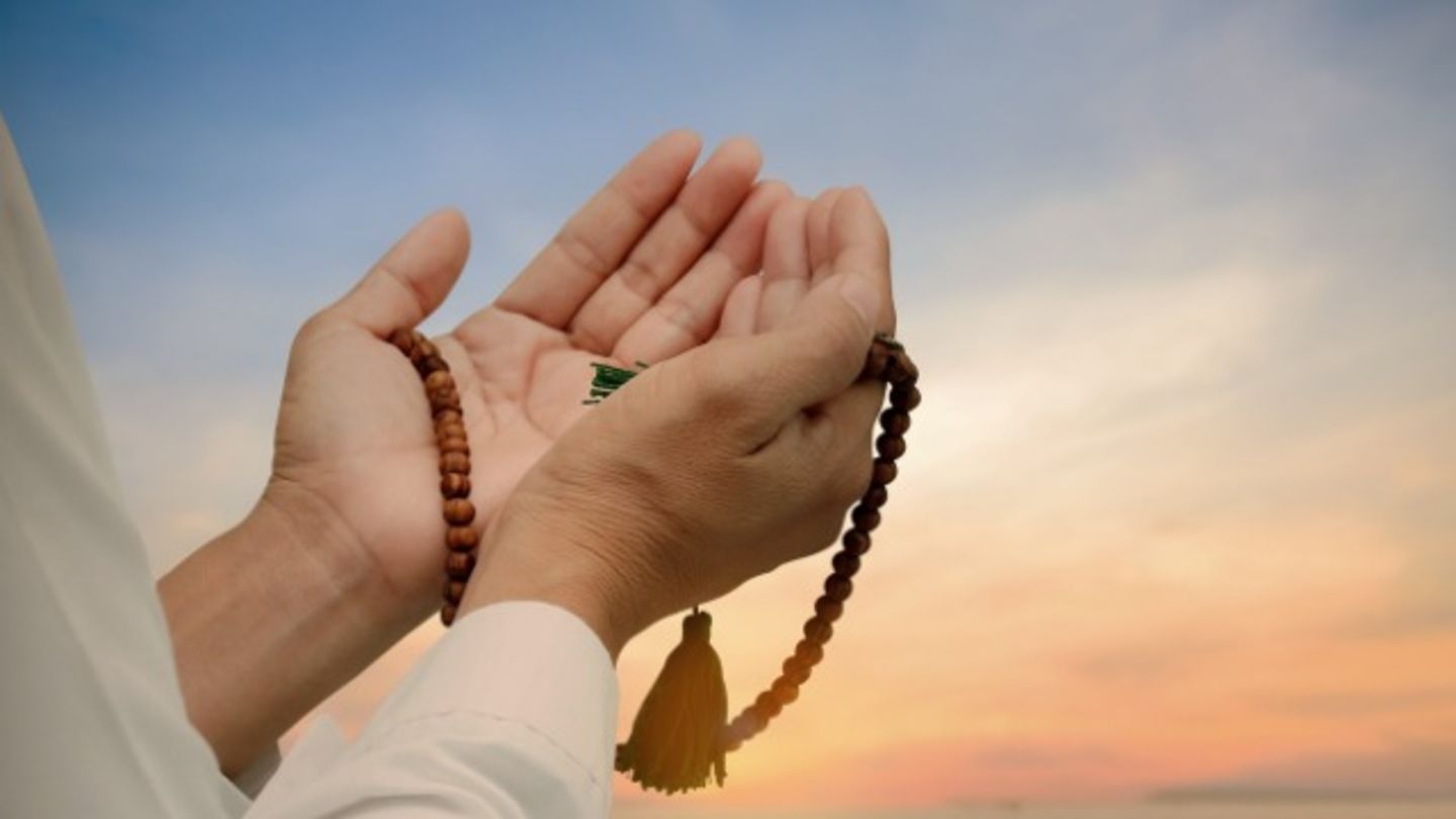 HiDubai-business-omar-bin-alkhattab-mosque-490-others-religious-centres-al-rashidiya-dubai