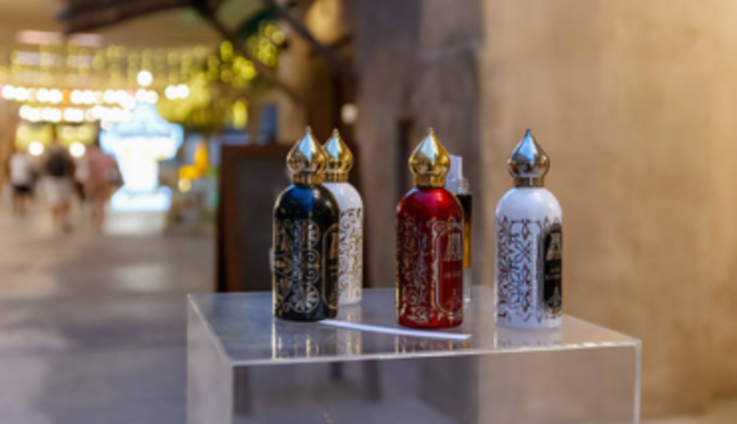 HiDubai-business-perfume-souk-shopping-beauty-cosmetics-stores-al-ras-dubai