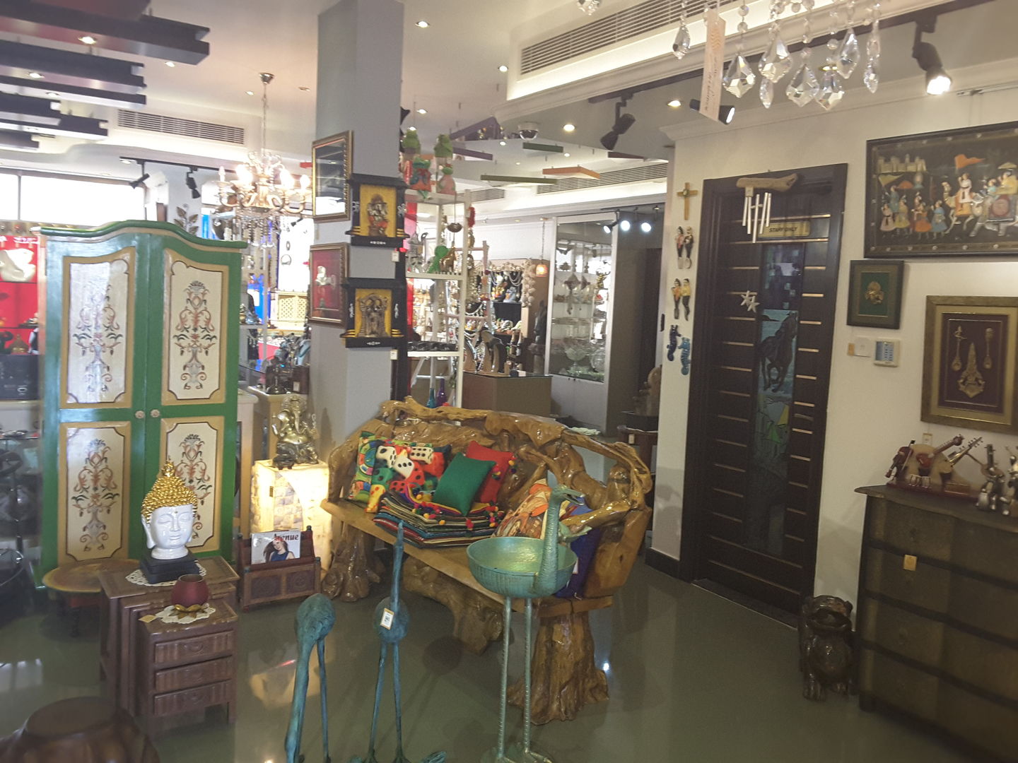 HiDubai-business-form-works-art-gallery-shopping-souvenirs-gifts-jumeirah-1-dubai-2