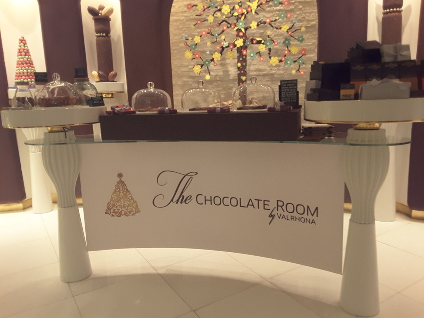 HiDubai-business-the-chocolate-room-food-beverage-bakeries-desserts-sweets-trade-centre-1-dubai-2