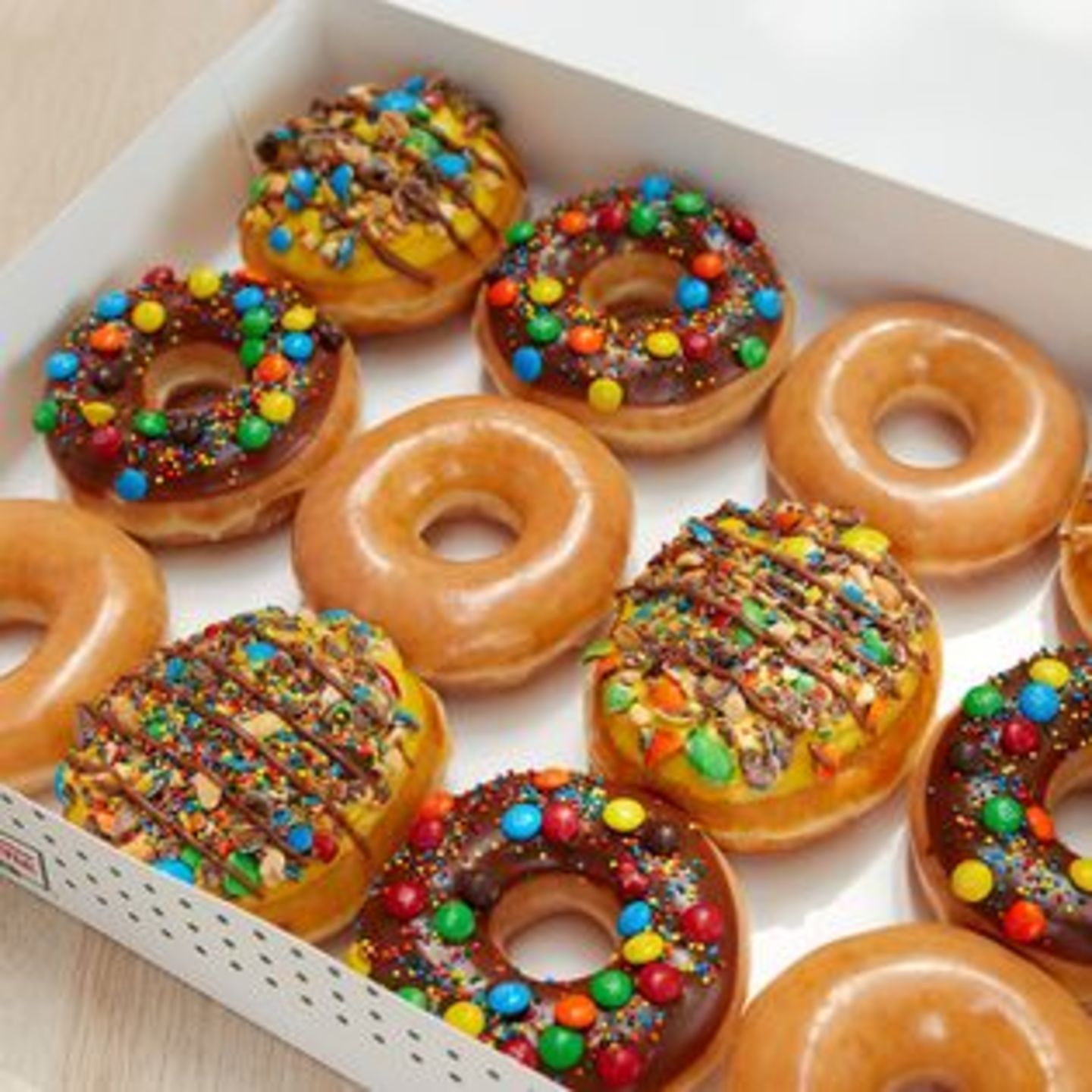 HiDubai-business-krispy-kreme-food-beverage-bakeries-desserts-sweets-dubailand-residences-skycourts-wadi-al-safa-5-dubai