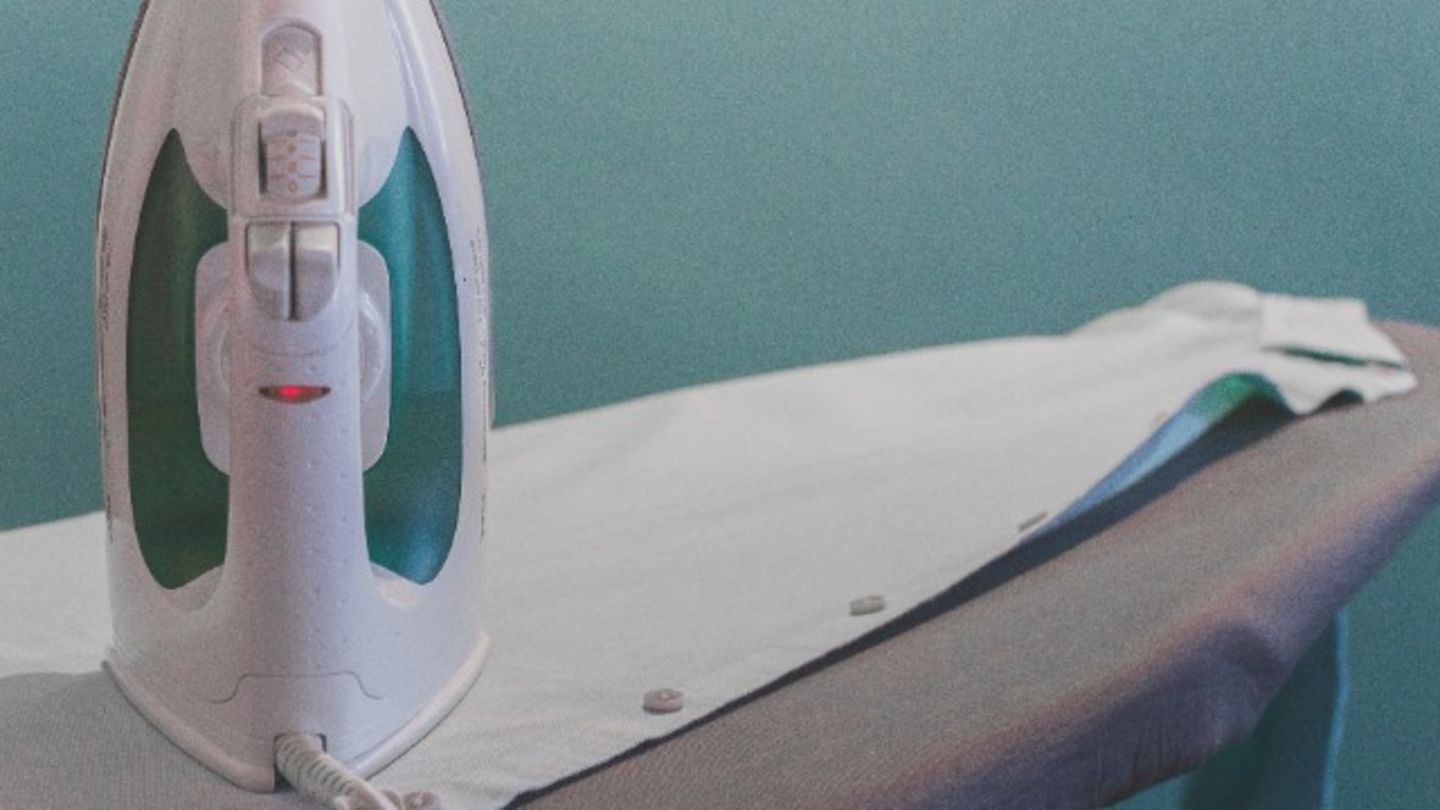 HiDubai-business-springs-dry-cleaners-home-laundry-al-barsha-1-dubai