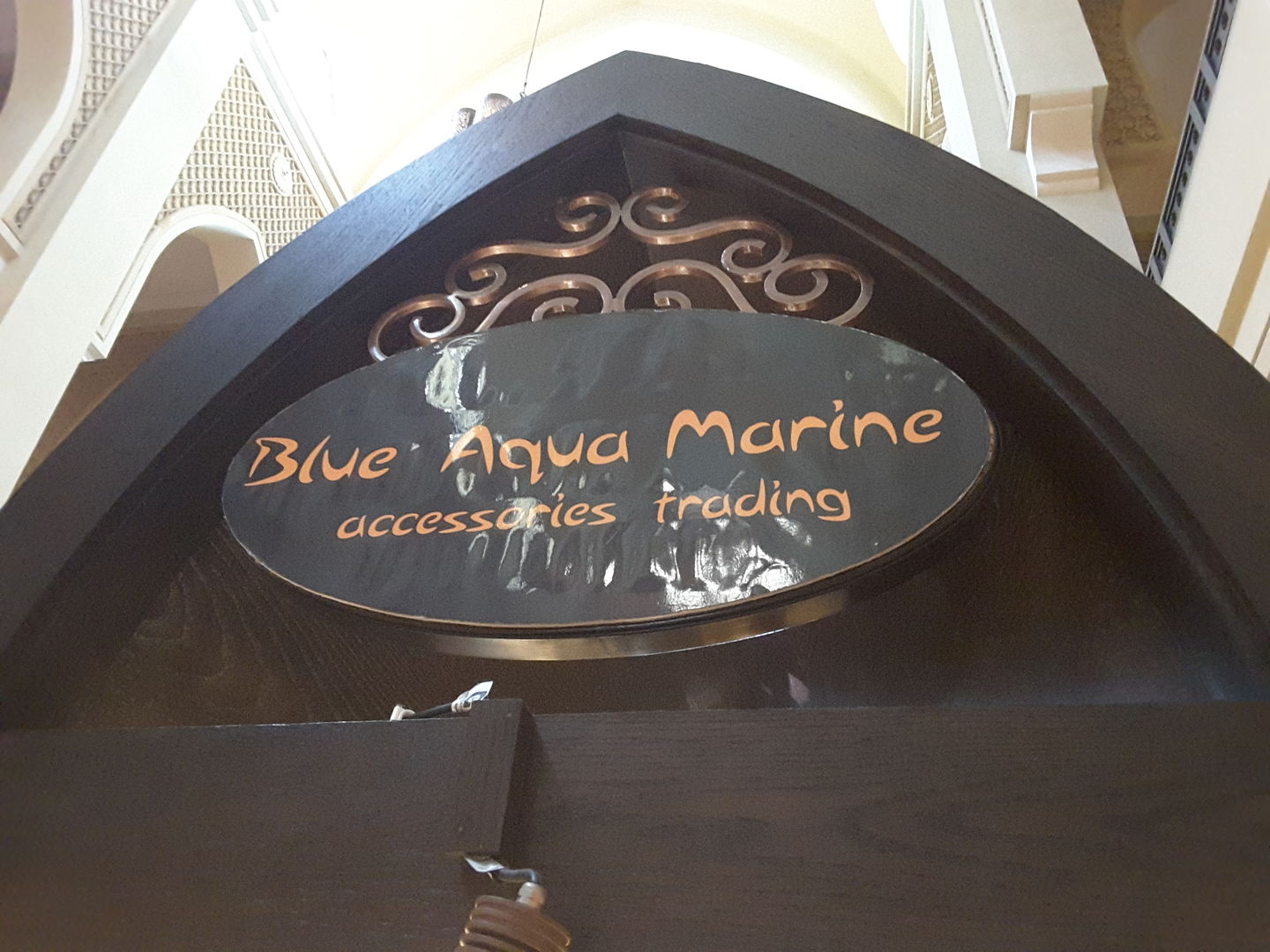 HiDubai-business-blue-aqua-marine-accessories-trading-shopping-souvenirs-gifts-downtown-dubai-dubai-2