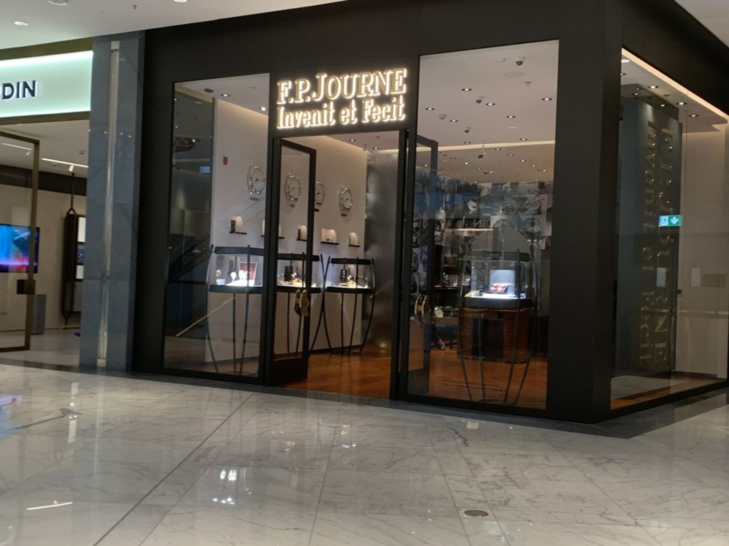 HiDubai-business-f-p-journe-shopping-watches-eyewear-burj-khalifa-dubai