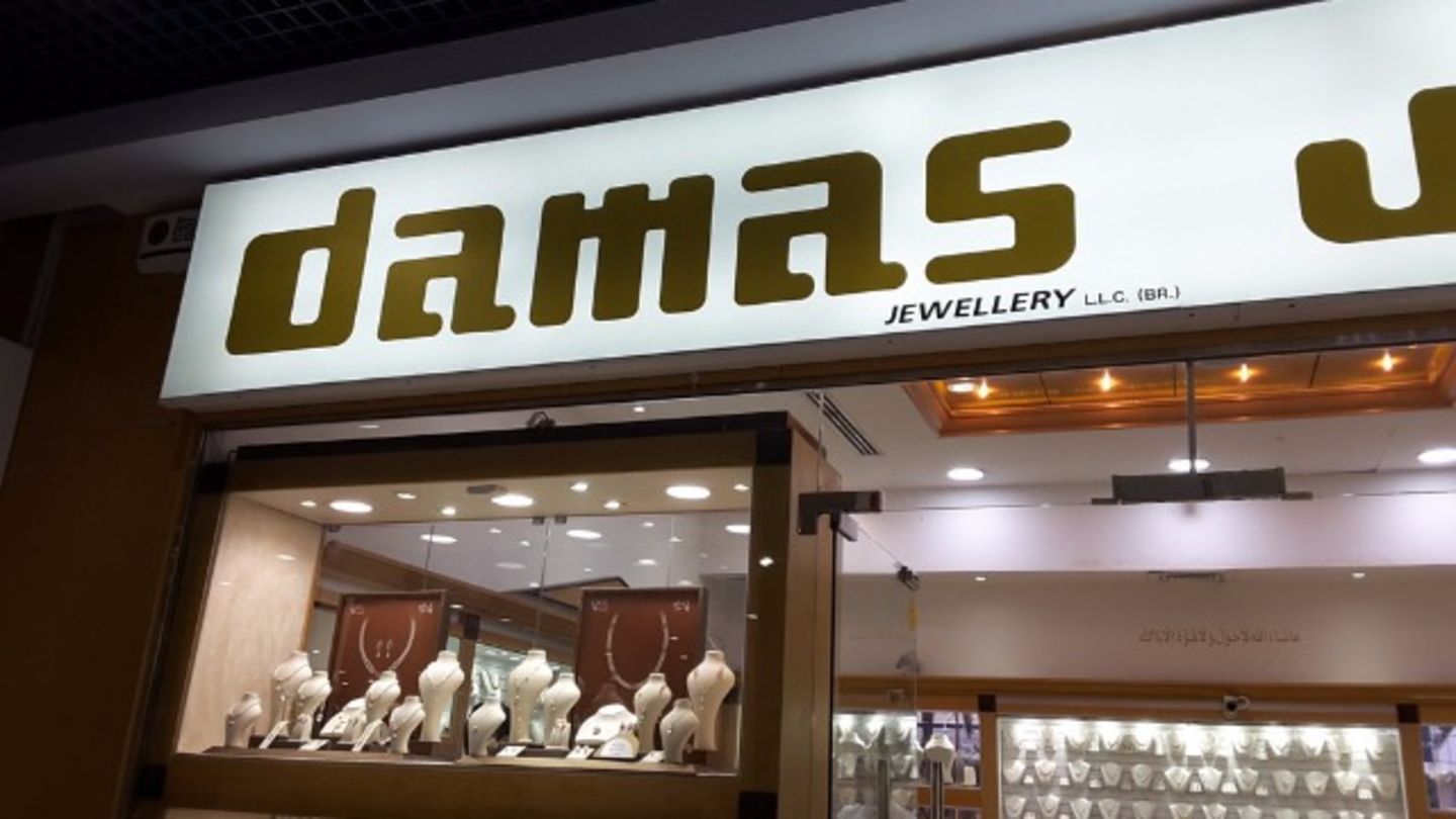HiDubai-business-damas-jewellery-shopping-jewellery-precious-stones-al-muteena-dubai-2