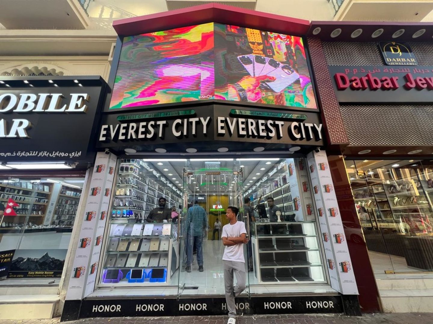HiDubai-business-everest-city-mobile-trading-shopping-consumer-electronics-meena-bazar-al-souq-al-kabeer-dubai