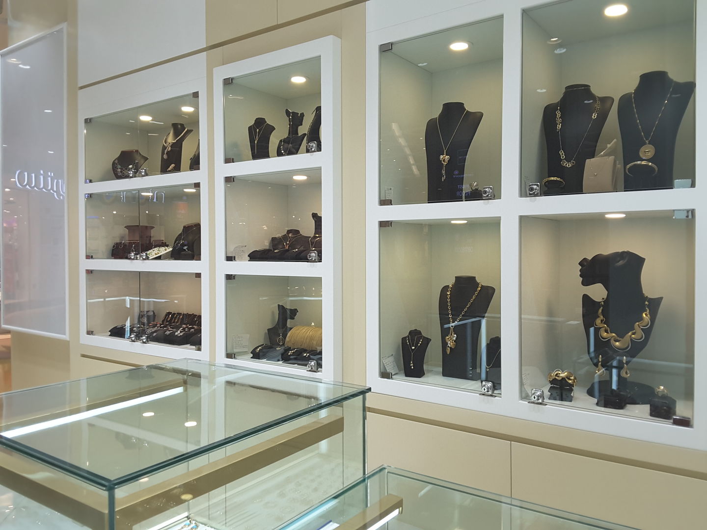 HiDubai-business-marbeya-jewellers-shopping-jewellery-precious-stones-al-rigga-dubai-4