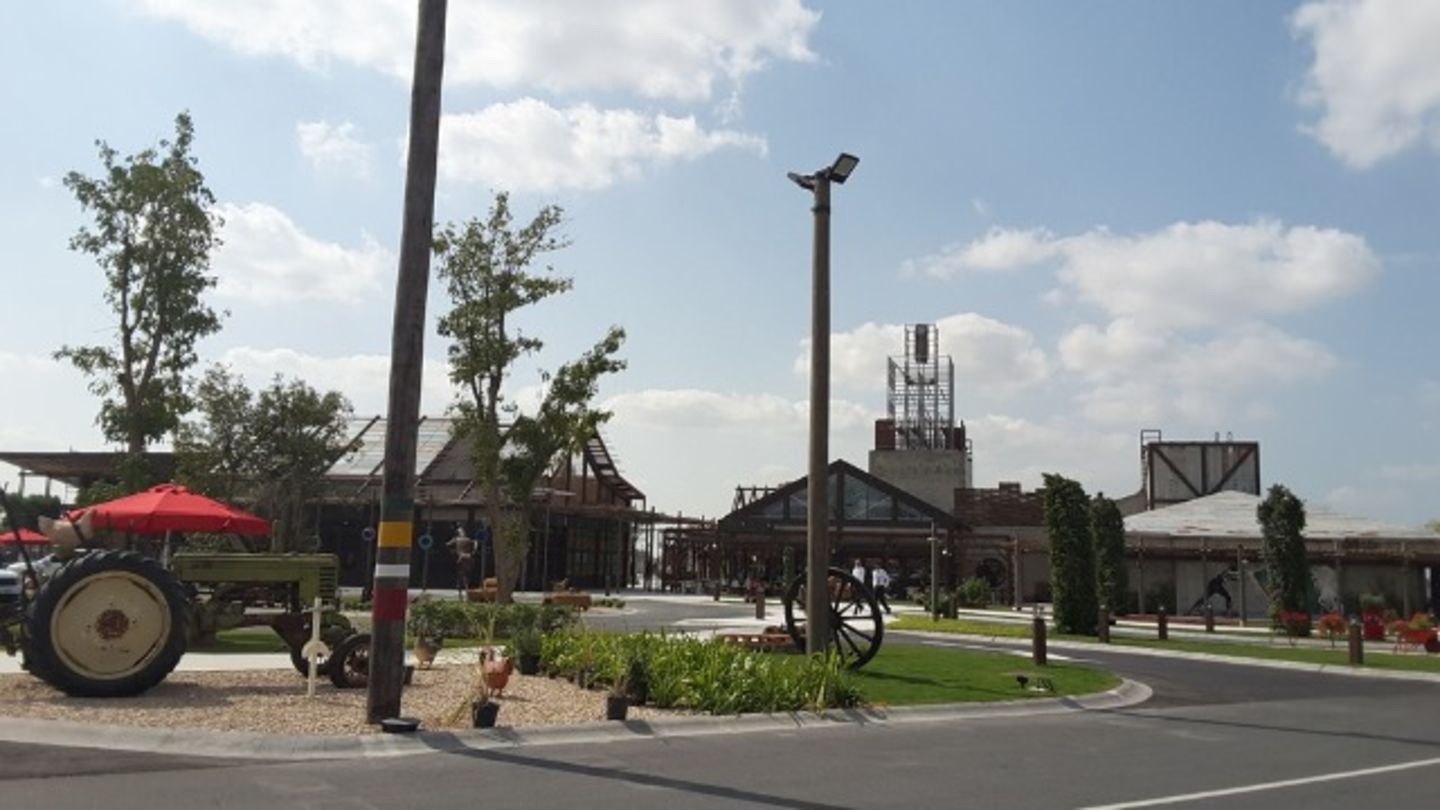 HiDubai-business-the-yard-leisure-culture-parks-beaches-al-khawaneej-1-dubai-2