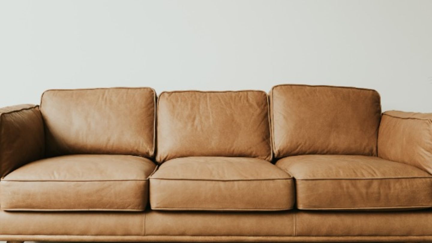 HiDubai-business-nur-hossain-used-furniture-trading-b2b-services-distributors-wholesalers-al-karama-dubai