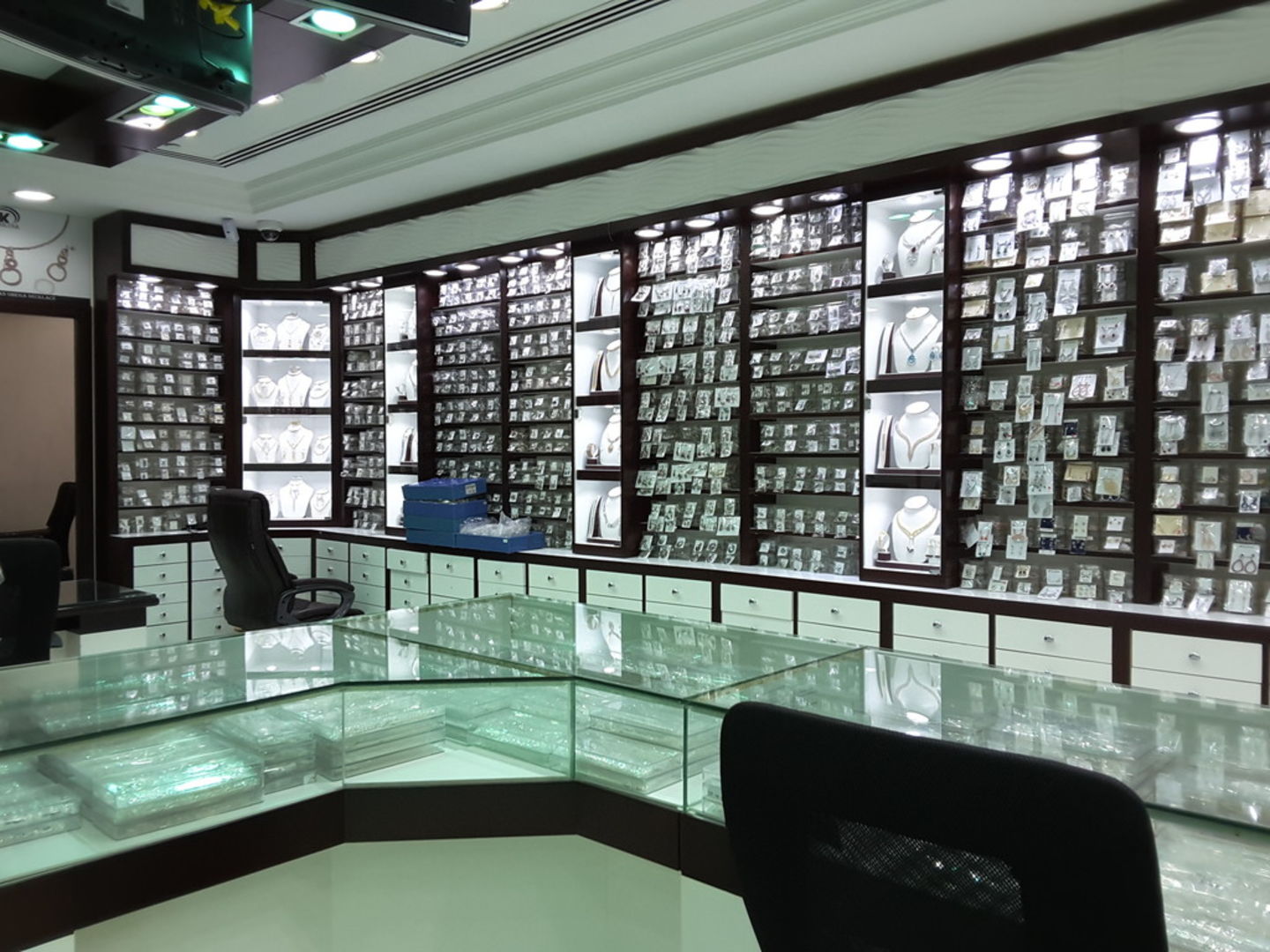 HiDubai-business-al-kananah-ak-silver-shopping-fashion-accessories-al-daghaya-dubai-2