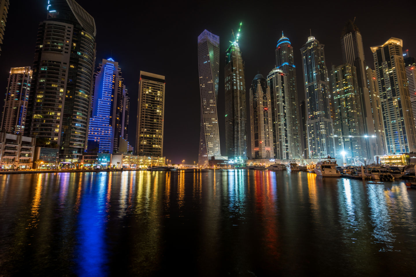 HiDubai-business-pearl-azure-properties-b2b-services-holding-companies-sheikh-zayed-road-1-trade-centre-2-dubai