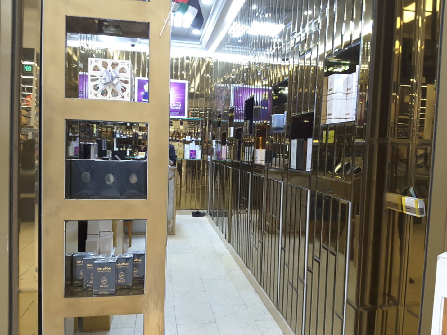 HiDubai-business-asayel-al-oud-perfumes-shopping-beauty-cosmetics-stores-al-twar-1-dubai